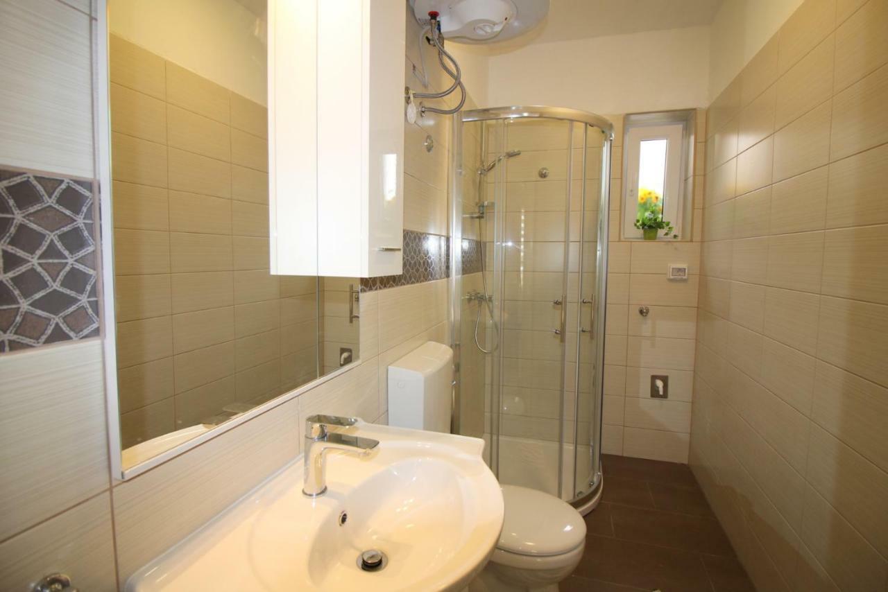 פורץ Apartment Noemi In City Center מראה חיצוני תמונה